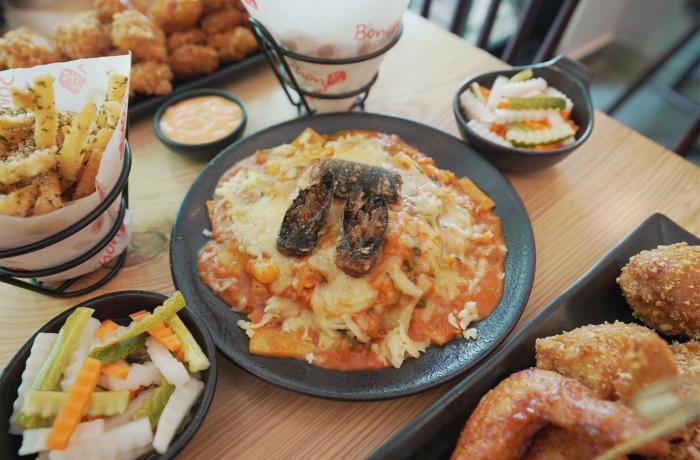 Review gà rán Hàn Quốc Bonchon đang gây sốt ở TP. HCM hiện nay